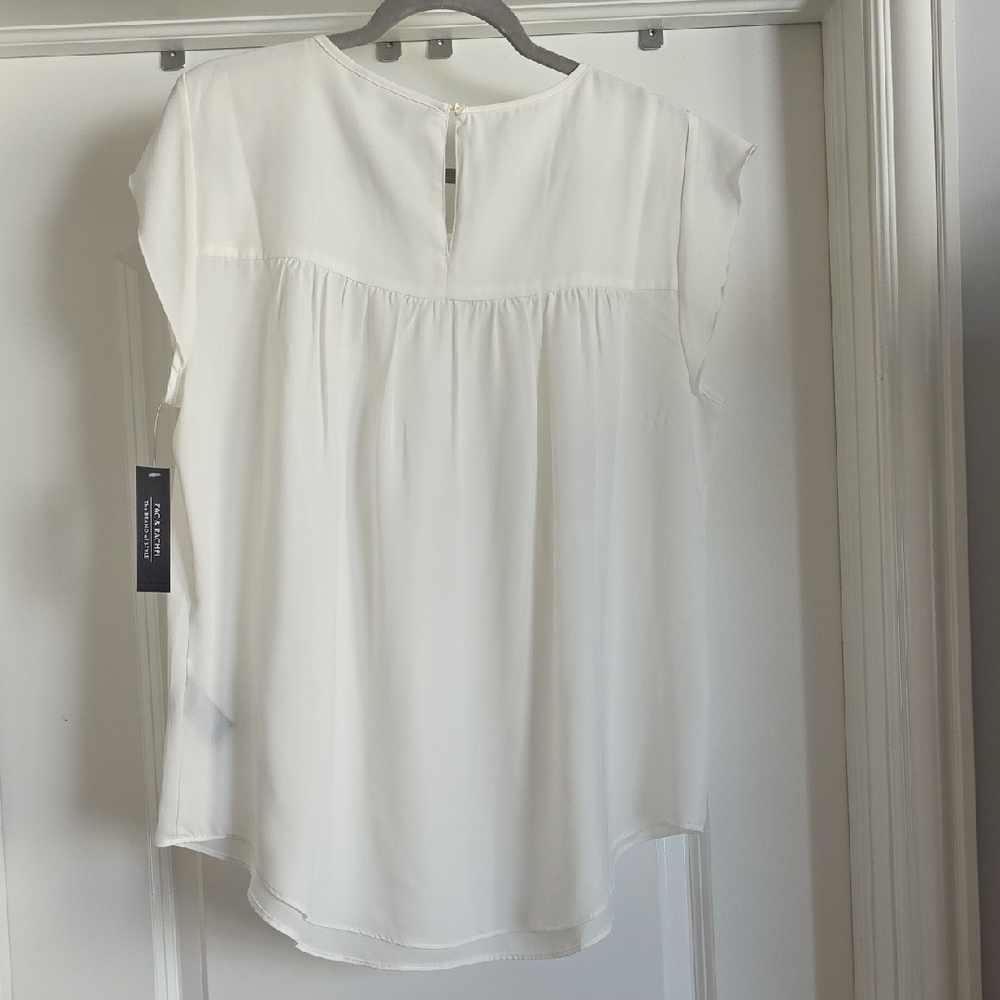 NWT Zac & Rachel White Blouse with Gathered Detail - Picture 2 of 8